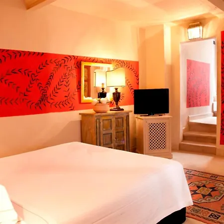 Hotel J And J 4*