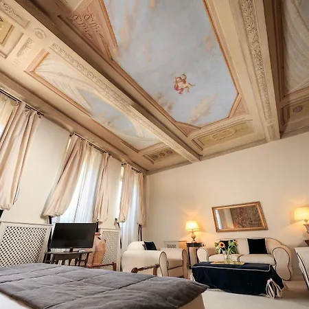 J And J 4* Florenz