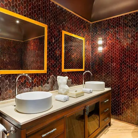Hotel J&J Hotel 5*