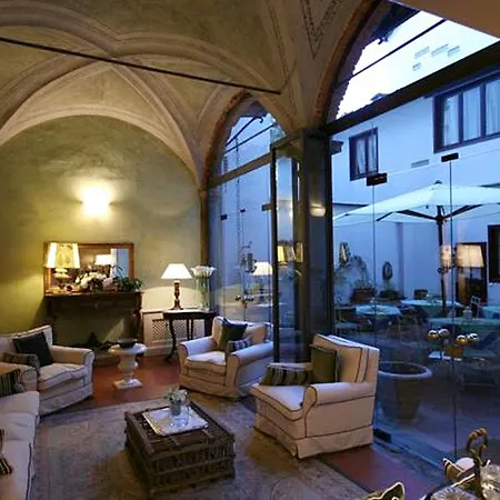 J And J Hotel 4*